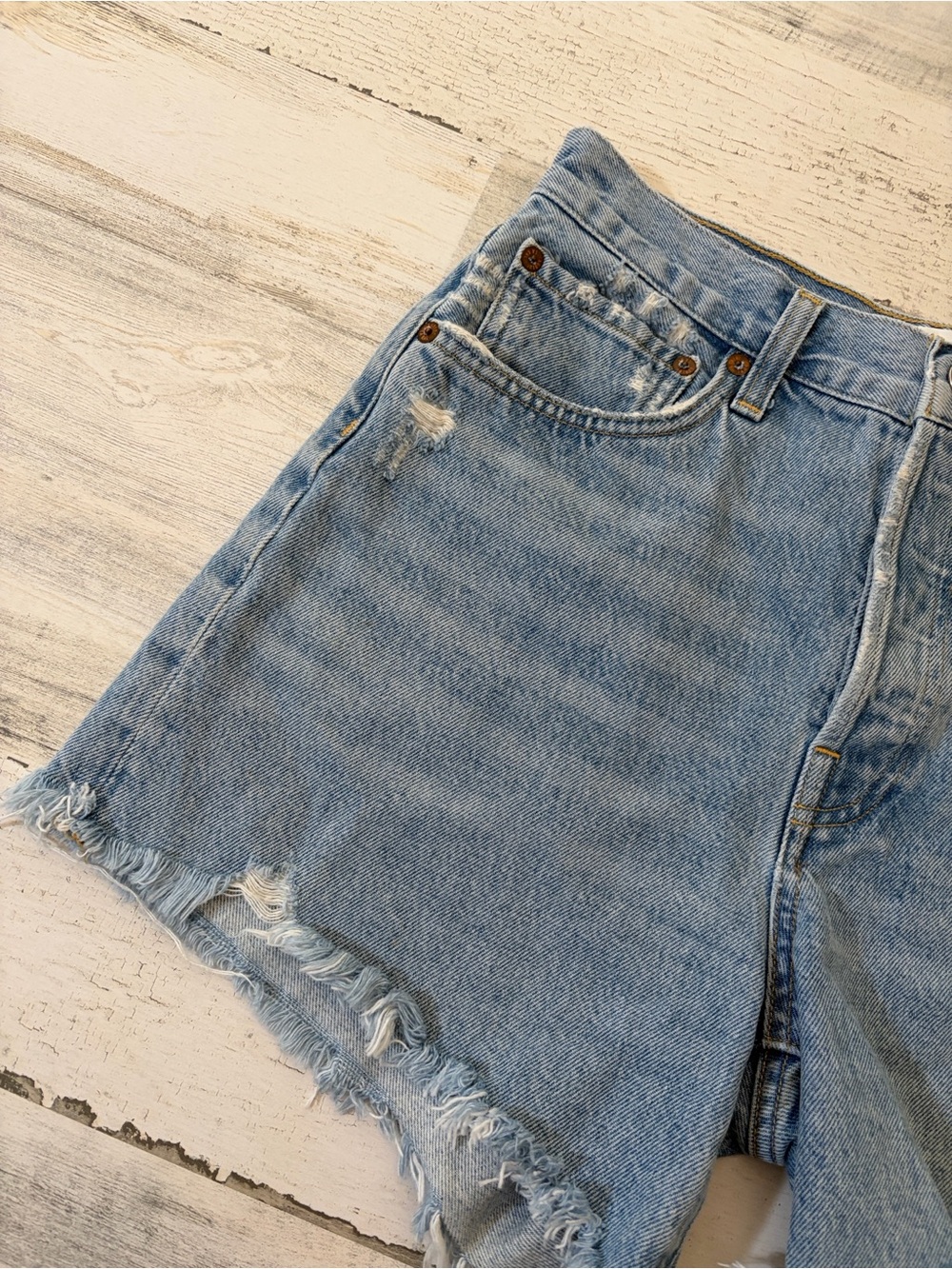 Agolde Parker Long High-Rise Distressed Denim Shorts - Picture 7 of 14